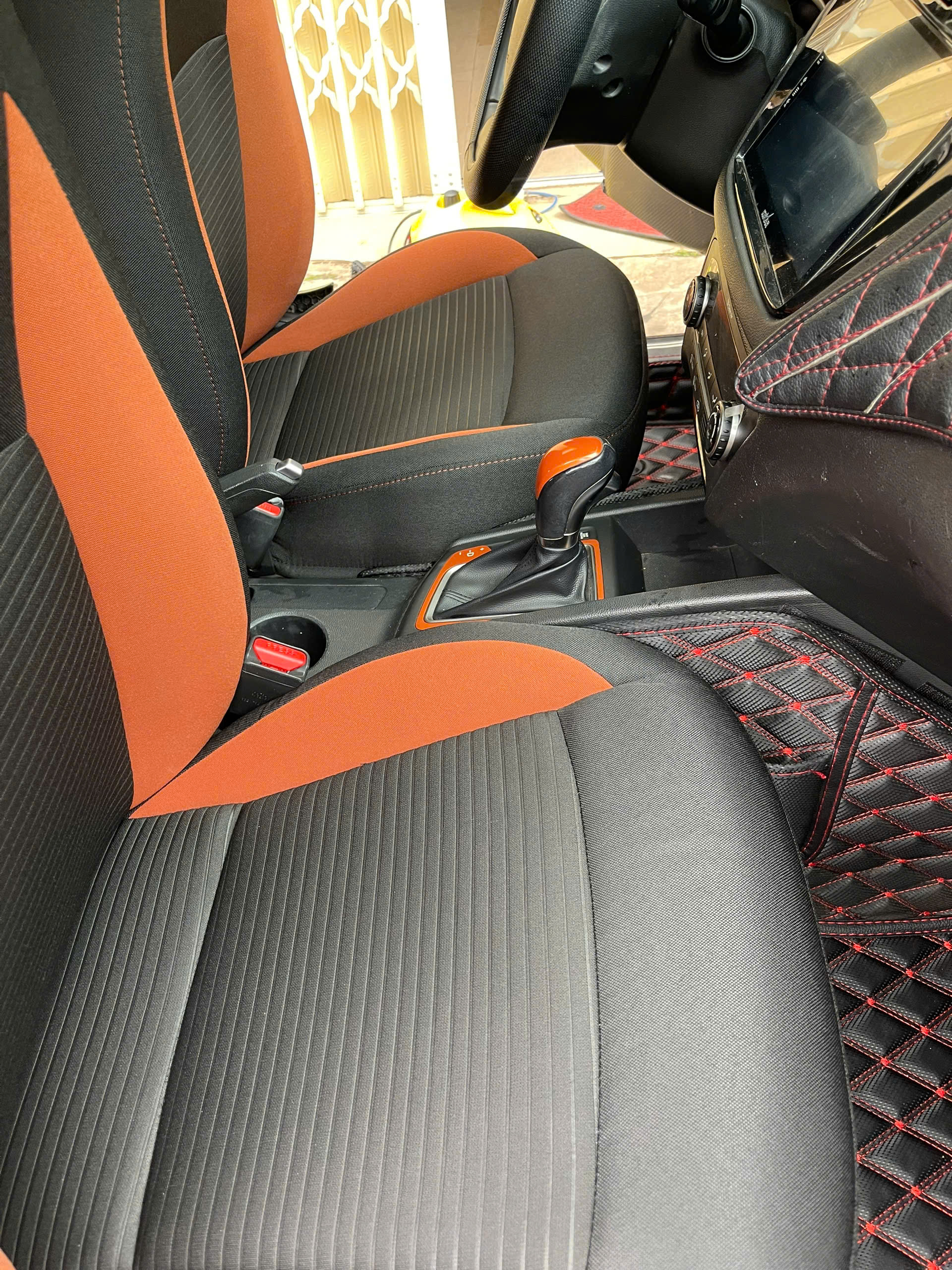 Dịch vụ giặt ghế xe hơi BMT