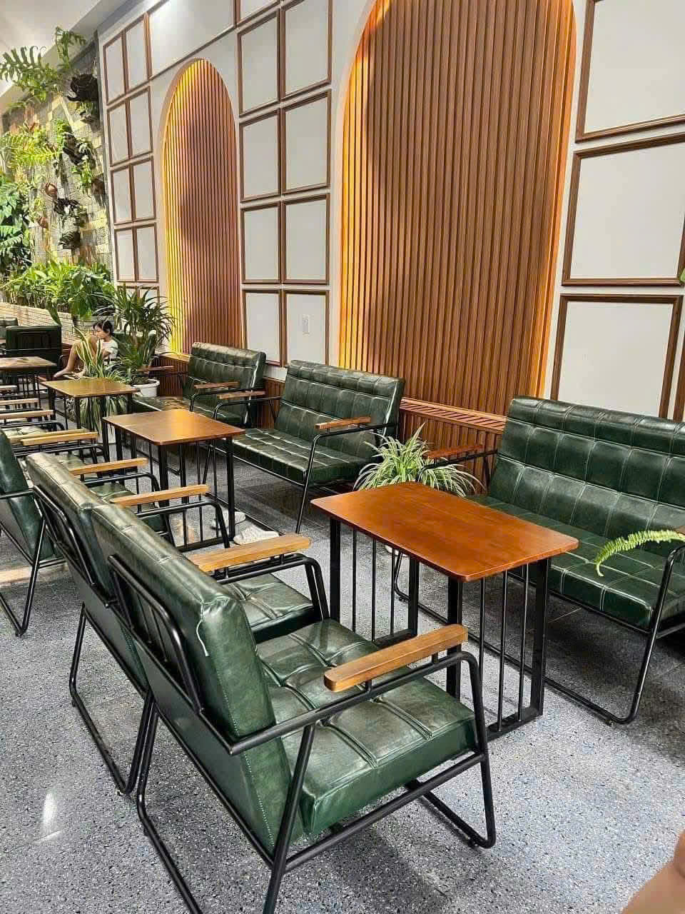 Bọc nệm ghế tại BMT Đắk Lắk – Nệm ghế quán Cafe, ghế gỗ, cửa hàng